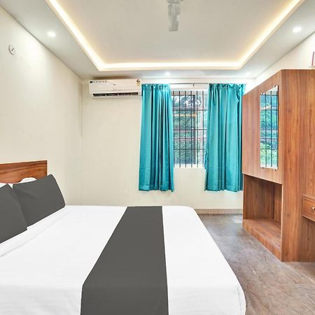 Hotel O Gayathri Metro Deluxe Бангалор Екстериор снимка