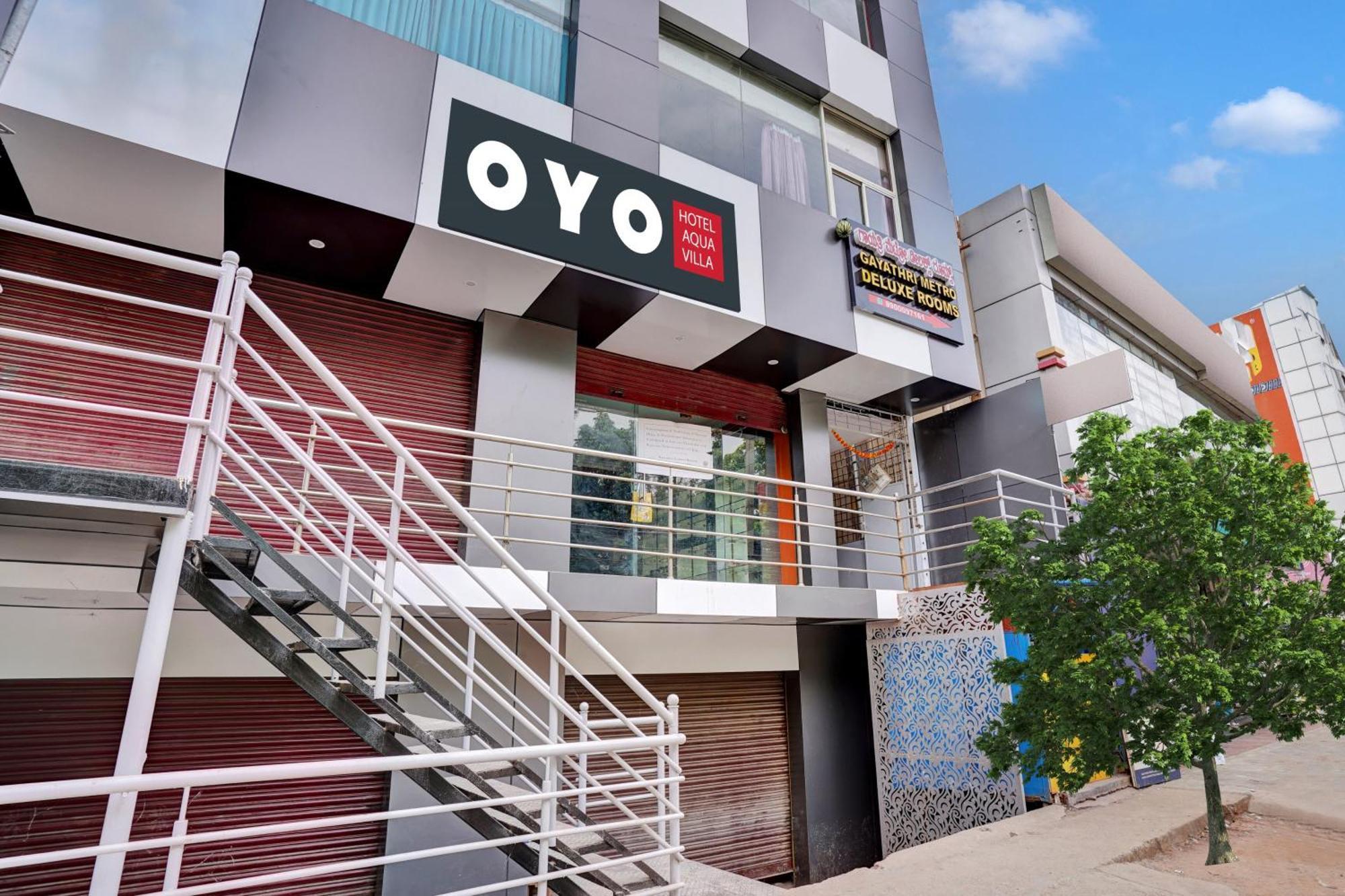 Hotel O Gayathri Metro Deluxe Бангалор Екстериор снимка
