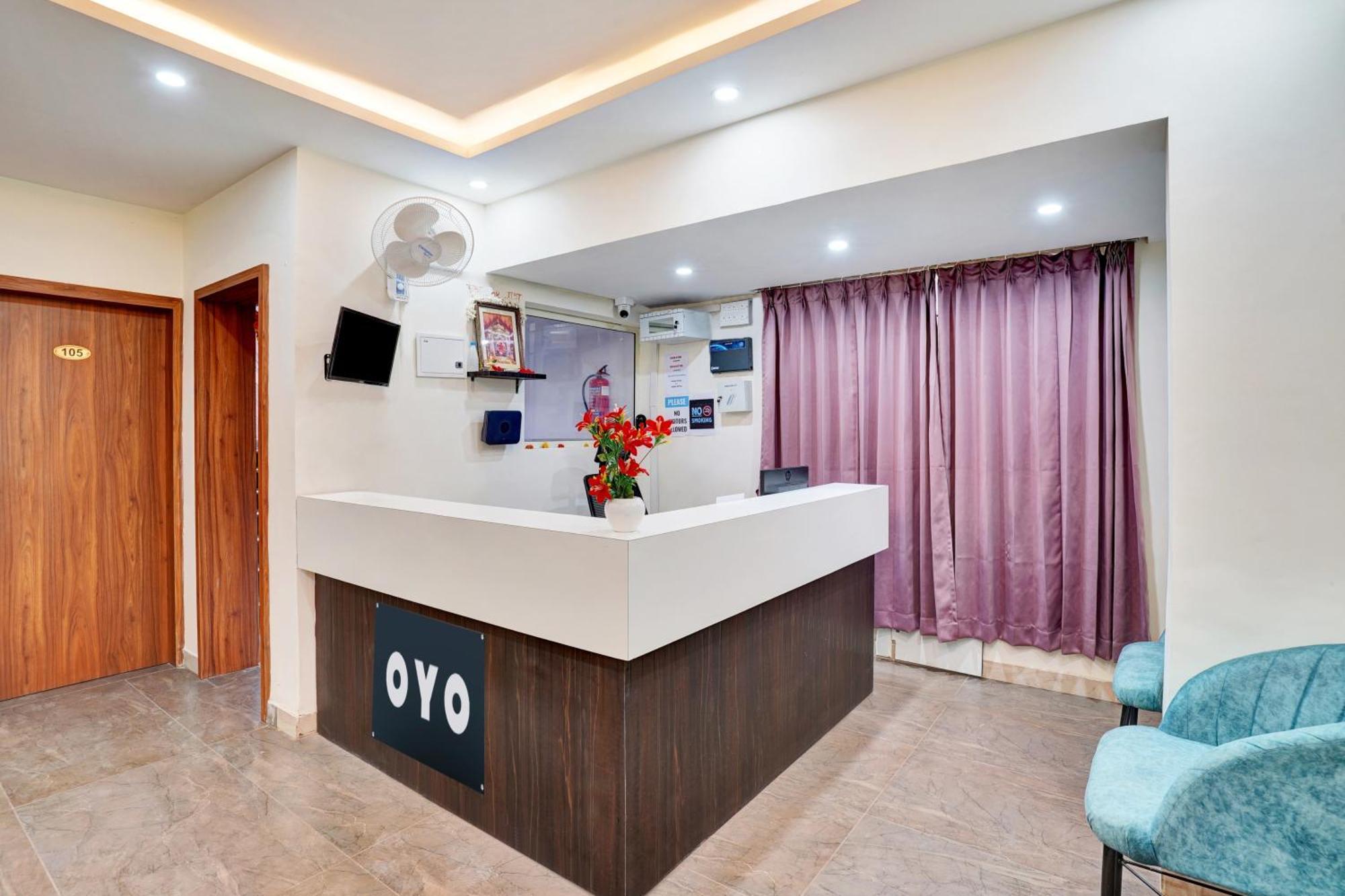 Hotel O Gayathri Metro Deluxe Бангалор Екстериор снимка